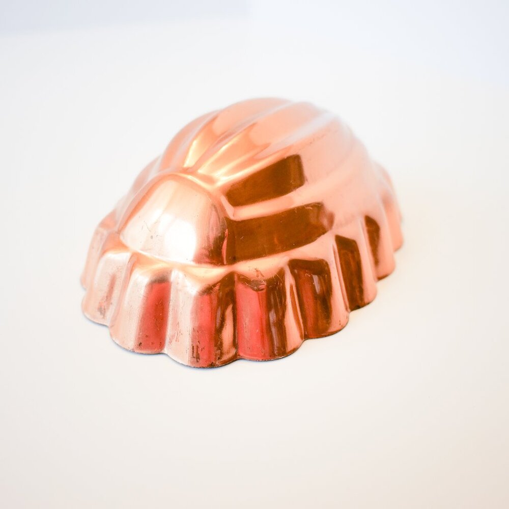 VINTAGE Copper Oval Mold, Retro Kitchen Decor